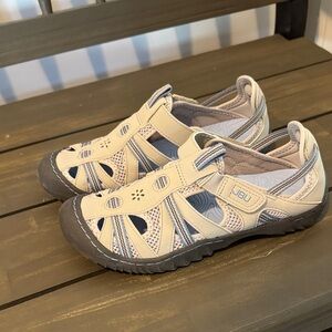 JBU Kids Cream and Gray Water Shoes